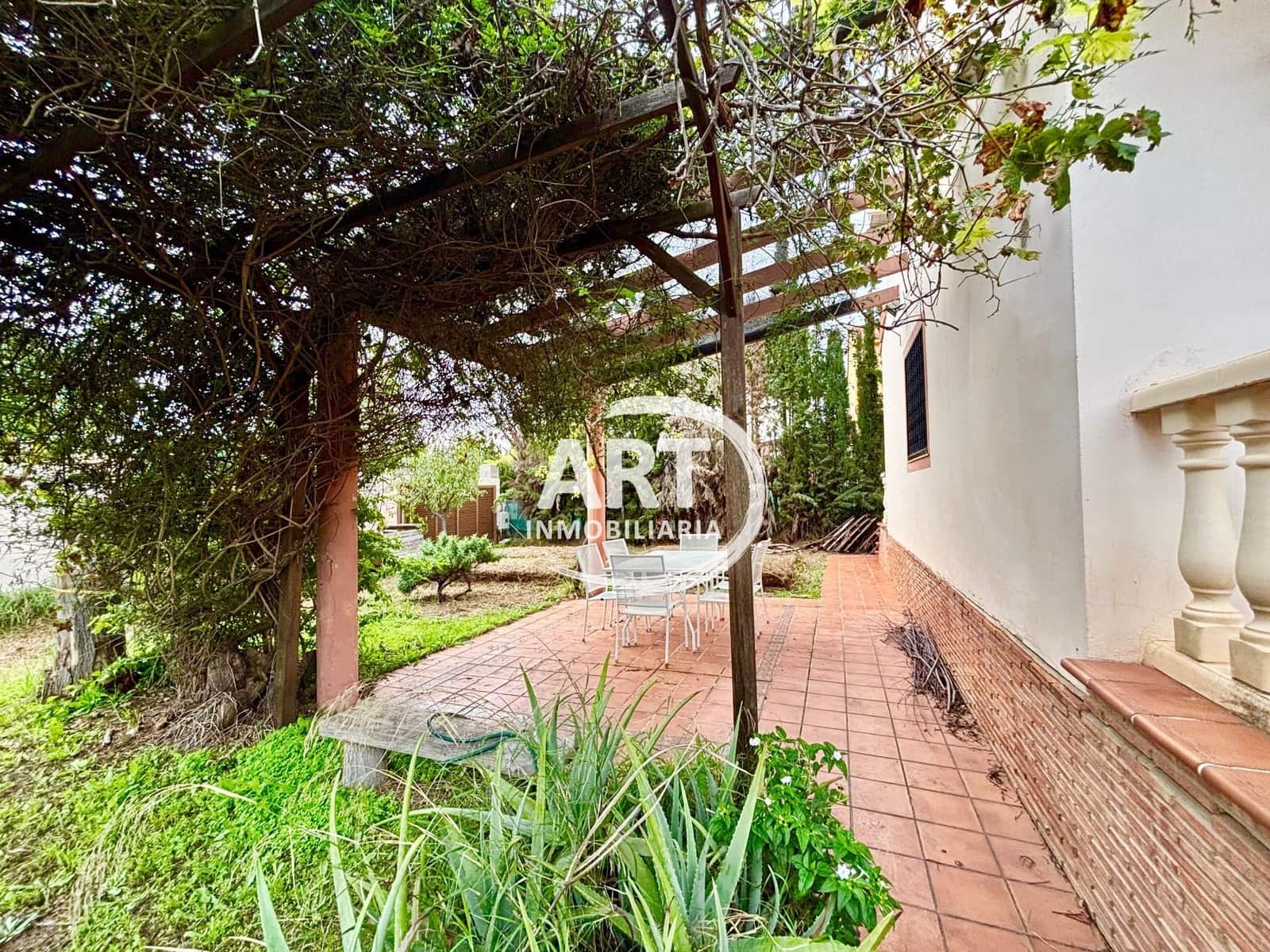 3 soveværelse Villa til salg i La Pobla de Vallbona med swimmingpool garage - € 380.000 (Ref: 9547542)