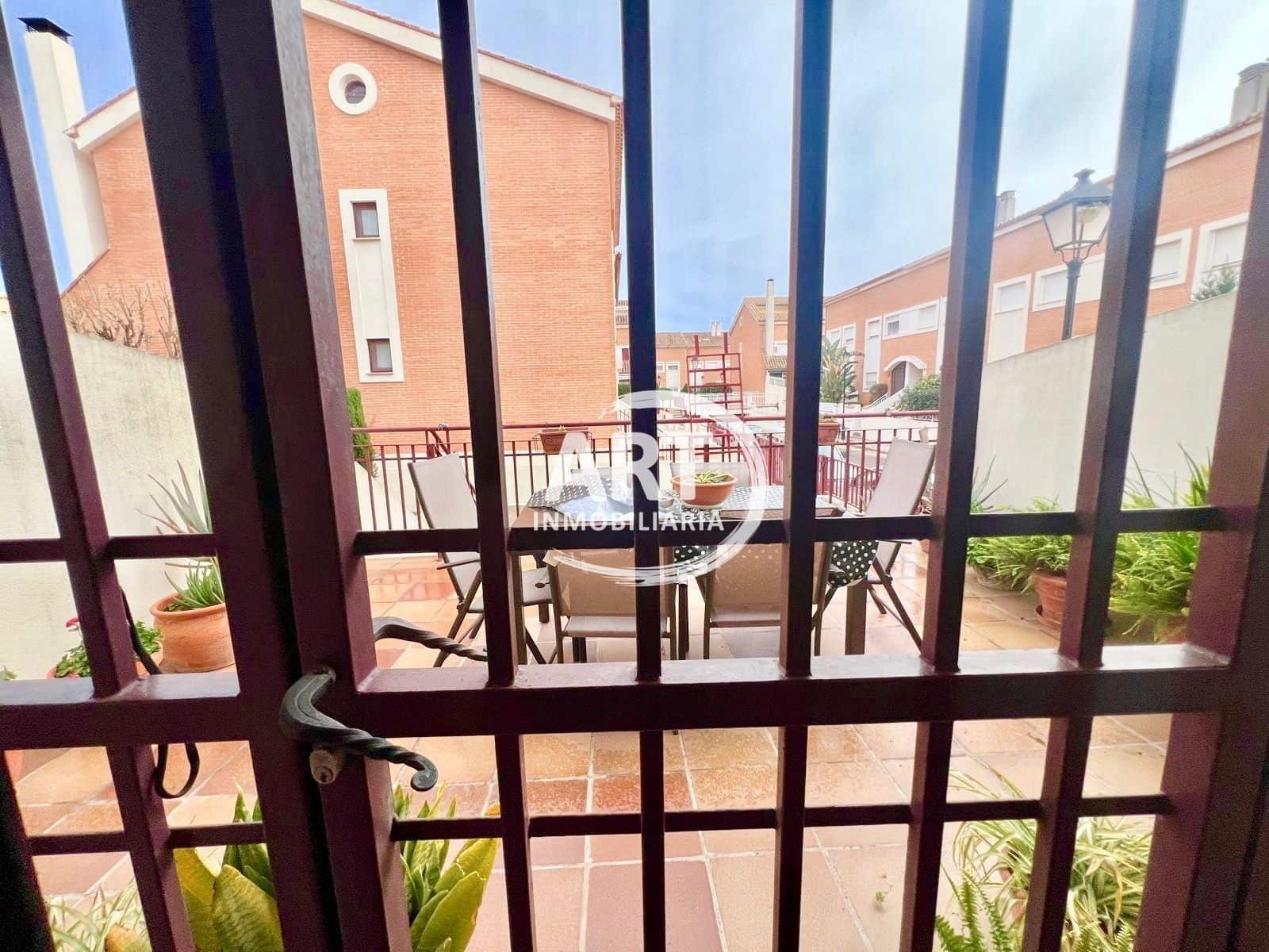 3 slaapkamer Halfvrijstaande villa te koop in Betera met zwembad garage - € 395.000 (Ref: 9550737)