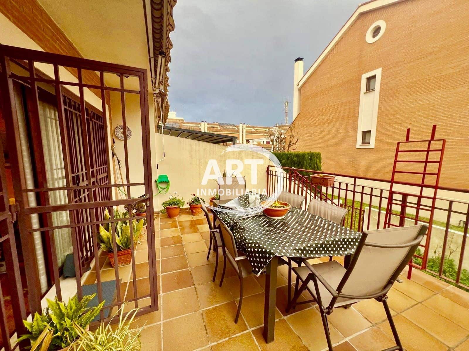 3 slaapkamer Halfvrijstaande villa te koop in Betera met zwembad garage - € 395.000 (Ref: 9550737)