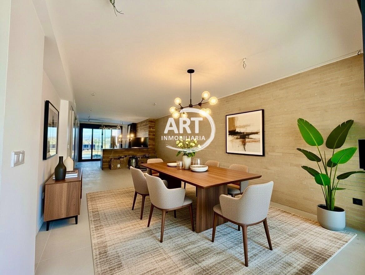 4 soverom Kjedet enebolig til salgs i Benisano med svømmebasseng garasje - € 412 154 (Ref: 9558451)