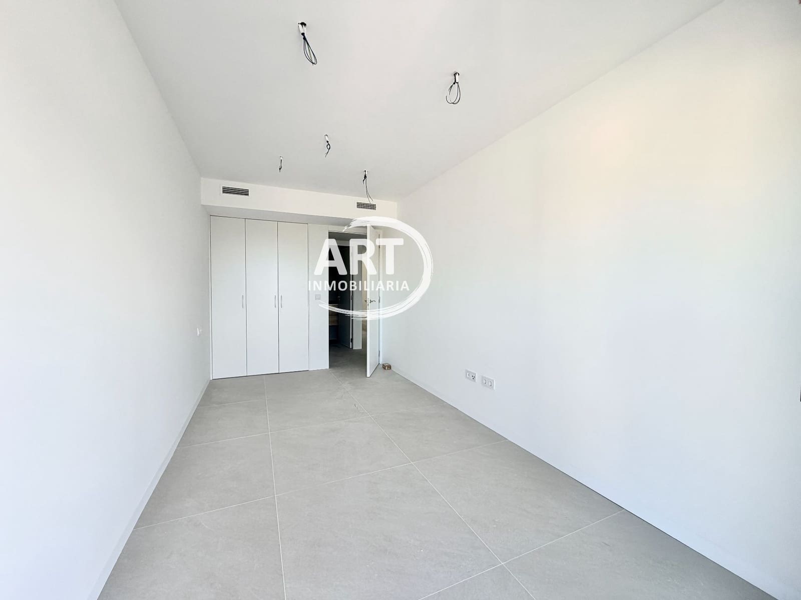 4 soverom Kjedet enebolig til salgs i Benisano med svømmebasseng garasje - € 412 154 (Ref: 9558451)