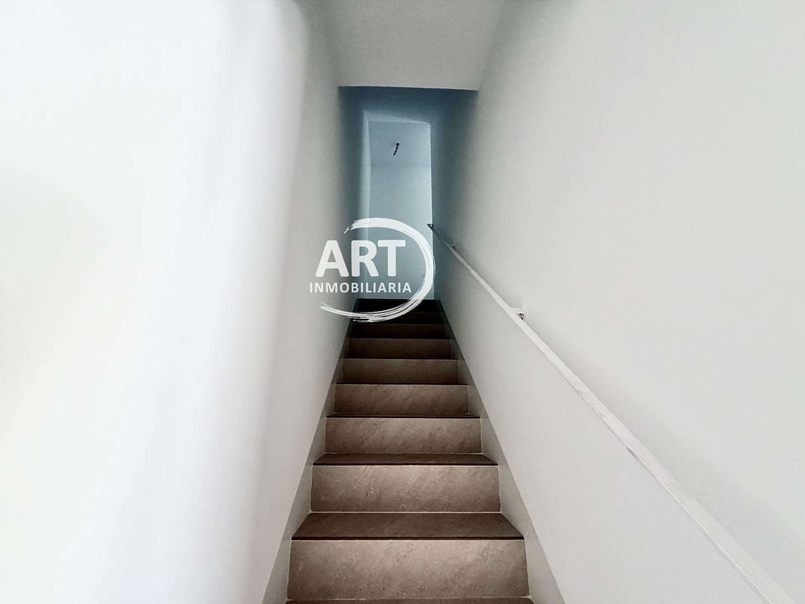 4 soverom Kjedet enebolig til salgs i Benisano med svømmebasseng garasje - € 412 154 (Ref: 9558451)