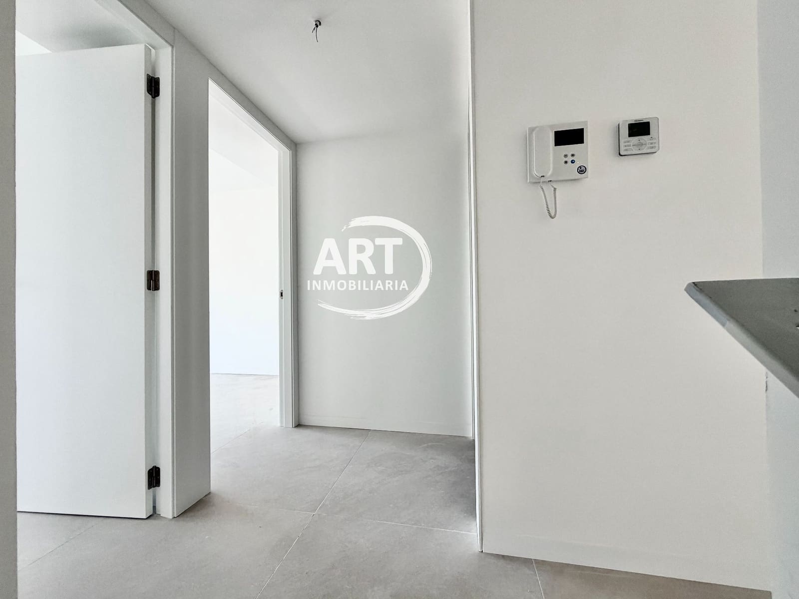 4 soverom Kjedet enebolig til salgs i Benisano med svømmebasseng garasje - € 412 154 (Ref: 9558451)