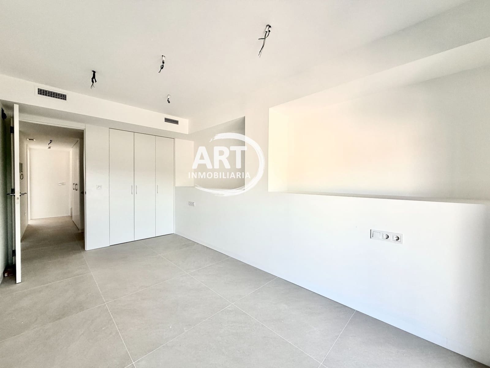 4 soverom Kjedet enebolig til salgs i Benisano med svømmebasseng garasje - € 412 154 (Ref: 9558451)