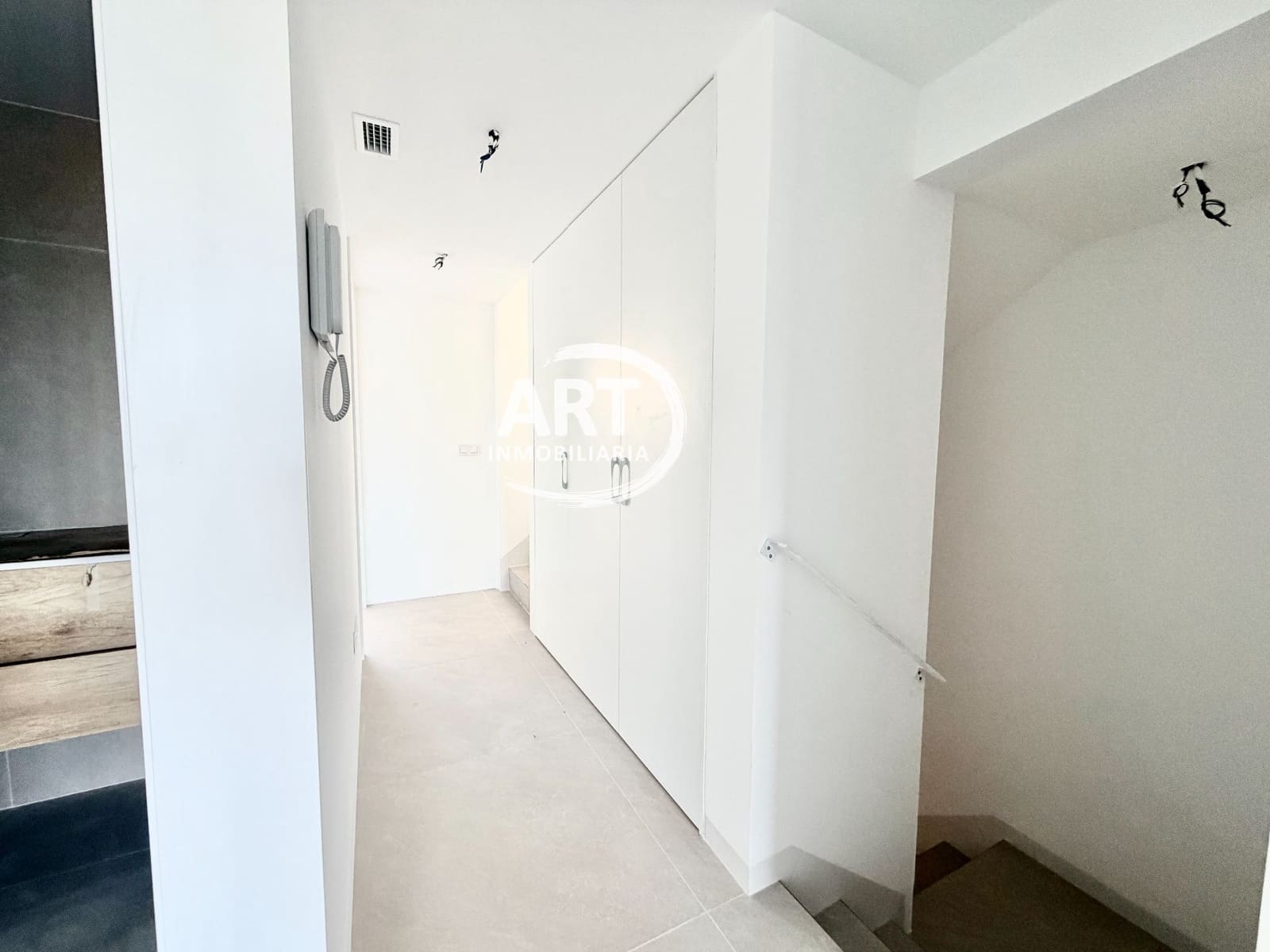 4 soverom Kjedet enebolig til salgs i Benisano med svømmebasseng garasje - € 412 154 (Ref: 9558451)