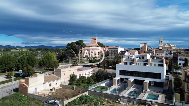 4 soverom Kjedet enebolig til salgs i Benisanó med svømmebasseng garasje - € 412 154 (Ref: 9558451)