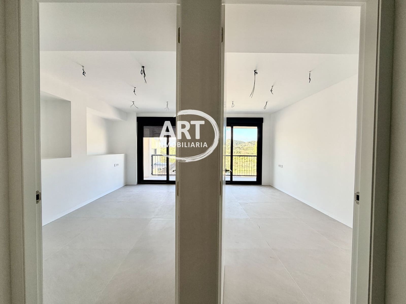 4 soverom Kjedet enebolig til salgs i Benisano med svømmebasseng garasje - € 412 154 (Ref: 9558451)