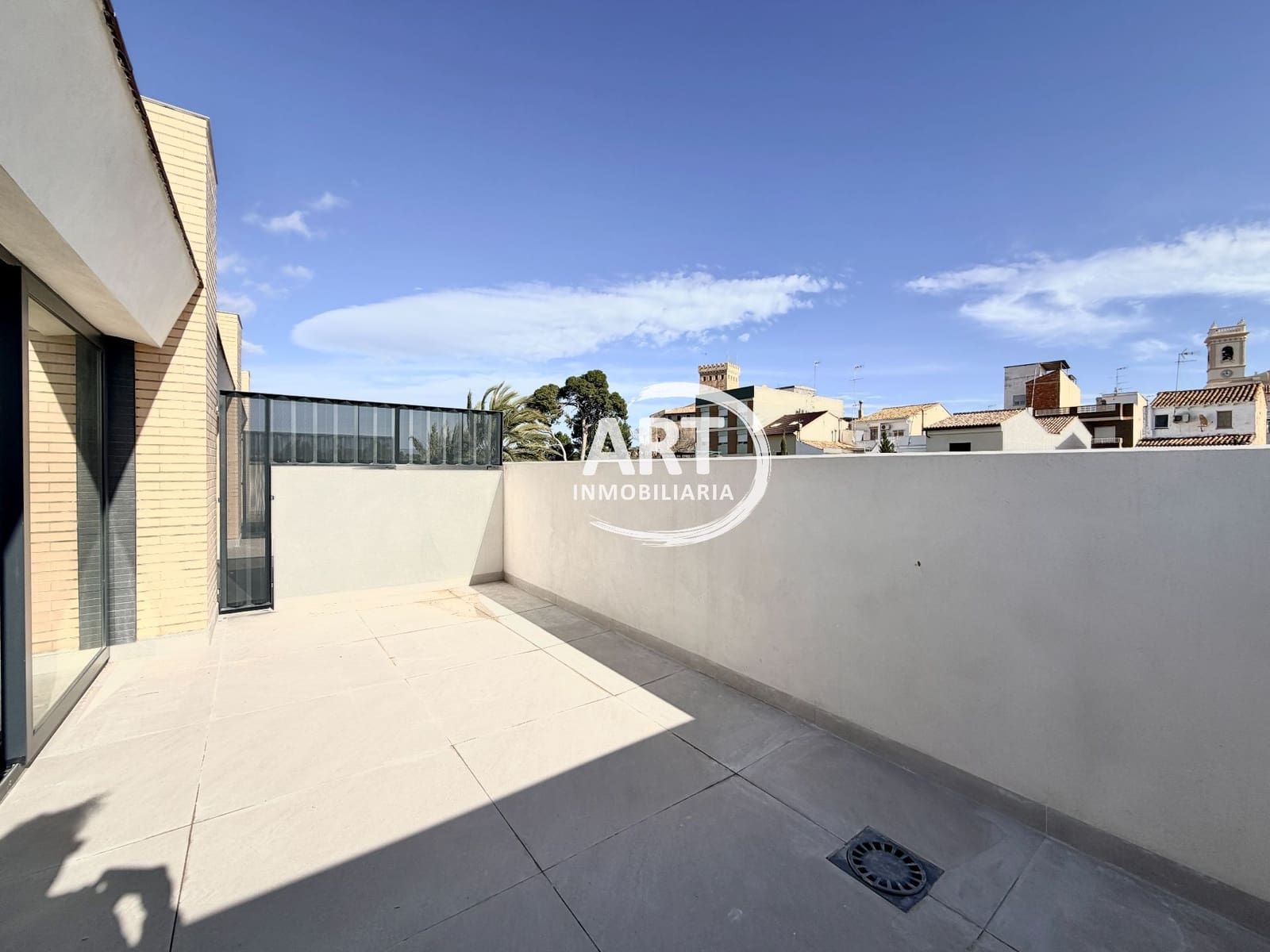 4 soverom Kjedet enebolig til salgs i Benisano med svømmebasseng garasje - € 412 154 (Ref: 9558451)