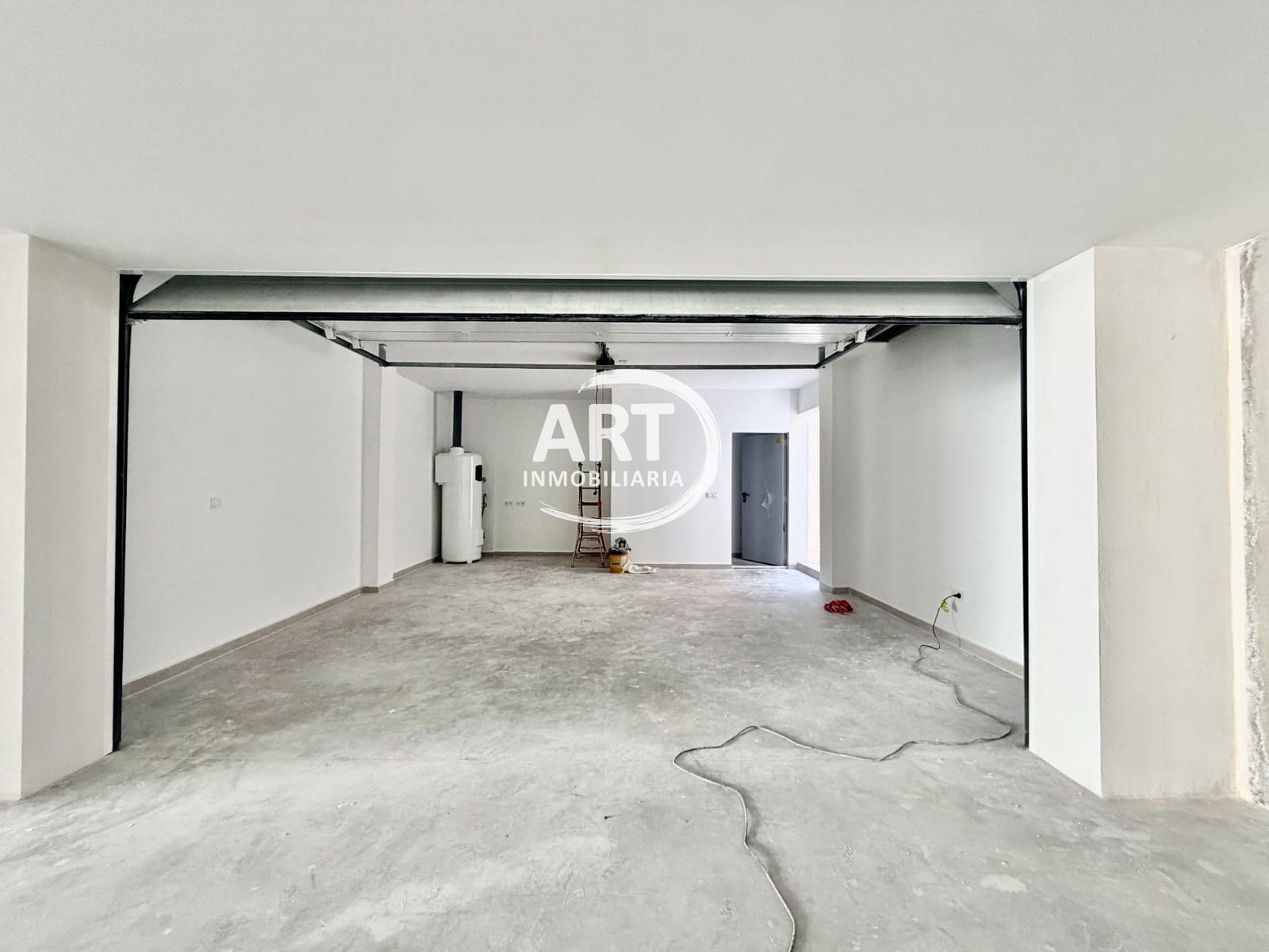 4 soverom Kjedet enebolig til salgs i Benisano med svømmebasseng garasje - € 412 154 (Ref: 9558451)