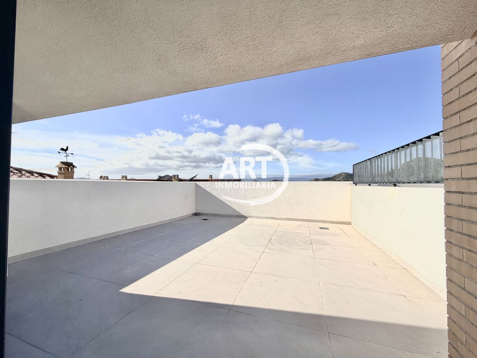 4 soverom Kjedet enebolig til salgs i Benisano med svømmebasseng garasje - € 412 154 (Ref: 9558451)