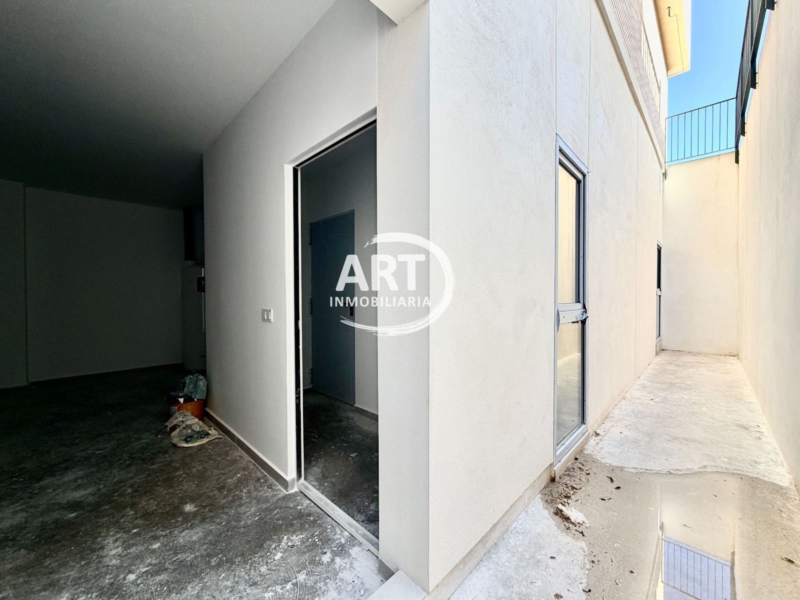 4 soverom Kjedet enebolig til salgs i Benisano med svømmebasseng garasje - € 412 154 (Ref: 9558451)