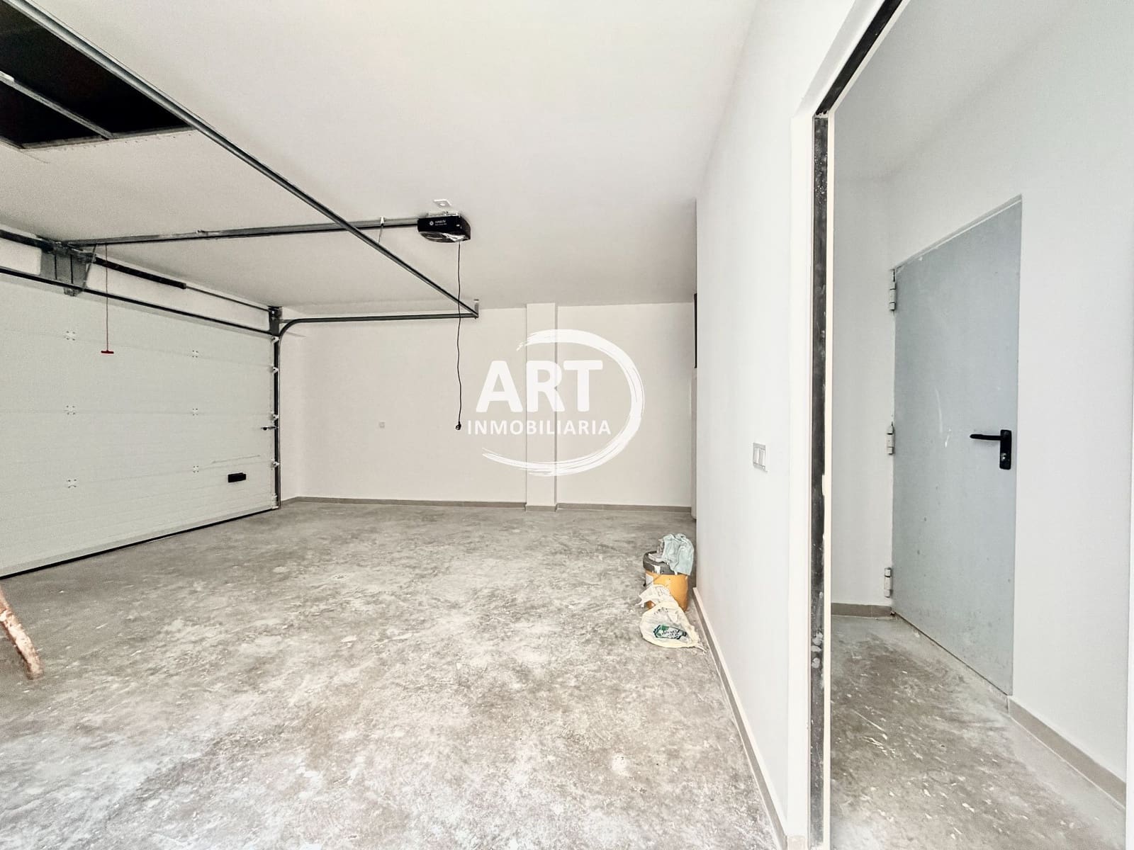 4 soverom Kjedet enebolig til salgs i Benisano med svømmebasseng garasje - € 412 154 (Ref: 9558451)