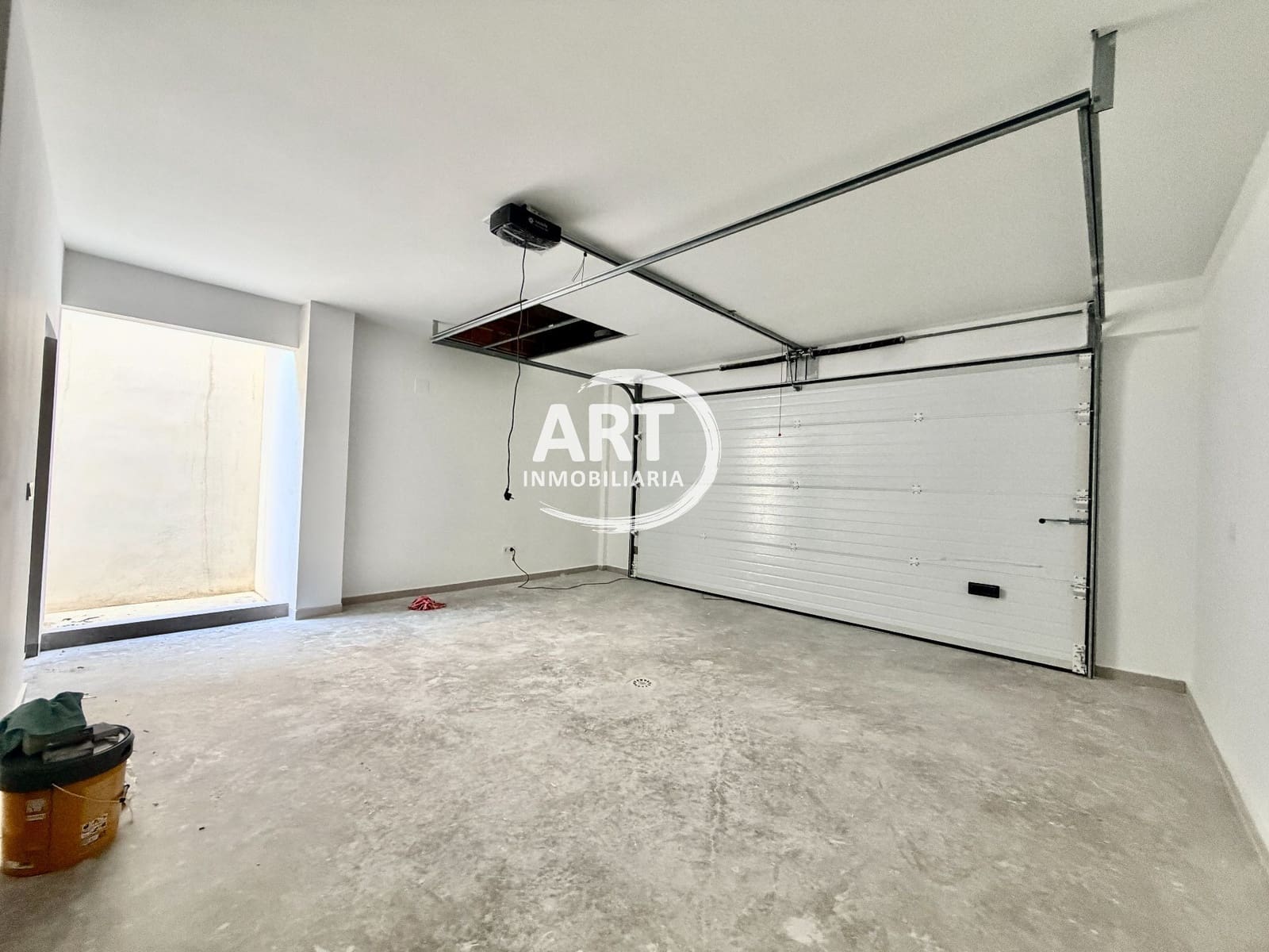 4 soverom Kjedet enebolig til salgs i Benisano med svømmebasseng garasje - € 412 154 (Ref: 9558451)