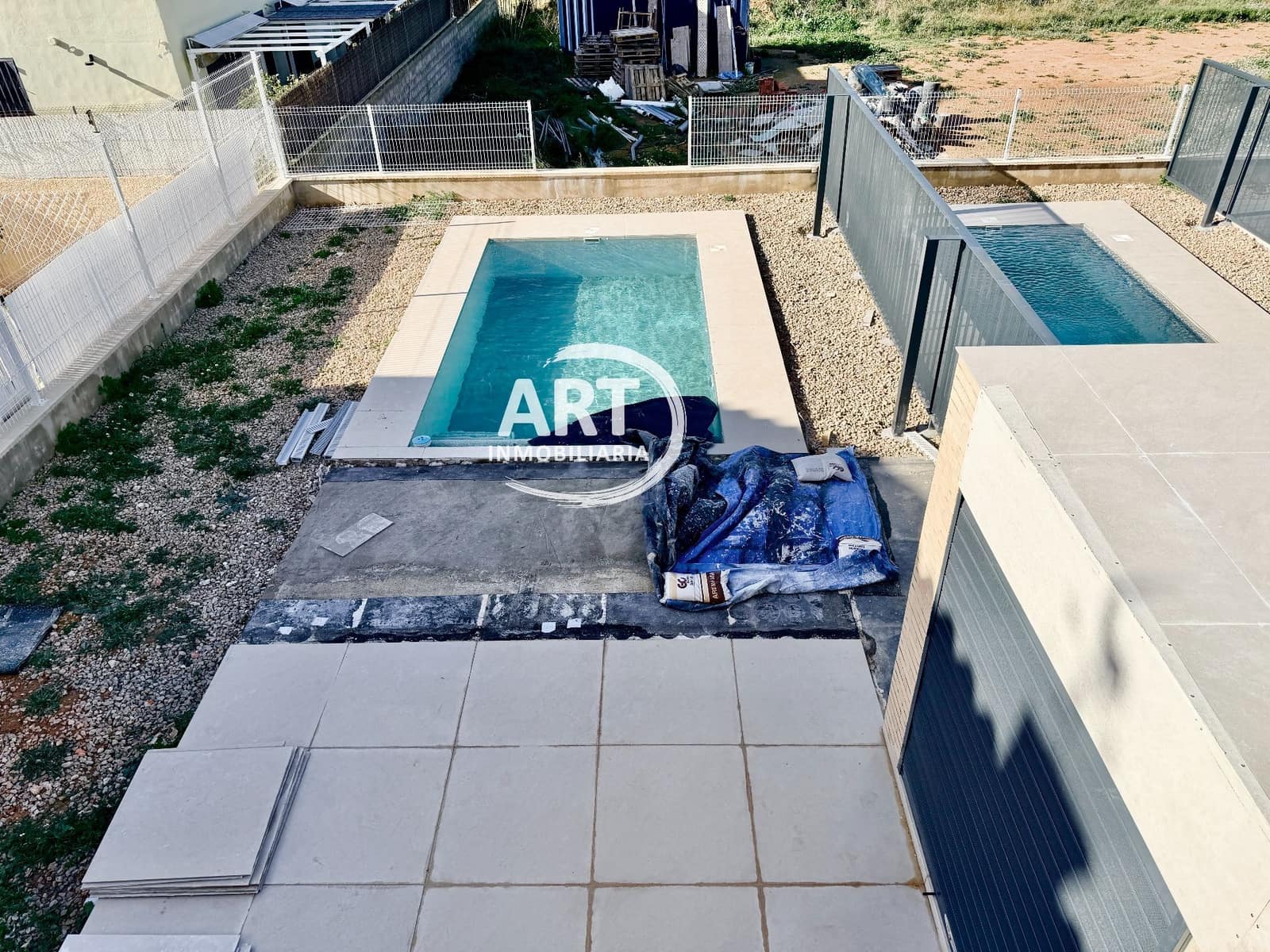 4 soverom Kjedet enebolig til salgs i Benisano med svømmebasseng garasje - € 412 154 (Ref: 9558451)