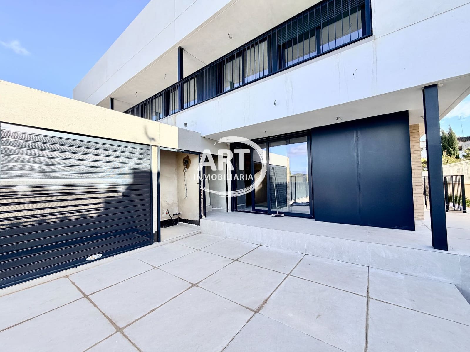 4 soverom Kjedet enebolig til salgs i Benisano med svømmebasseng garasje - € 412 154 (Ref: 9558451)