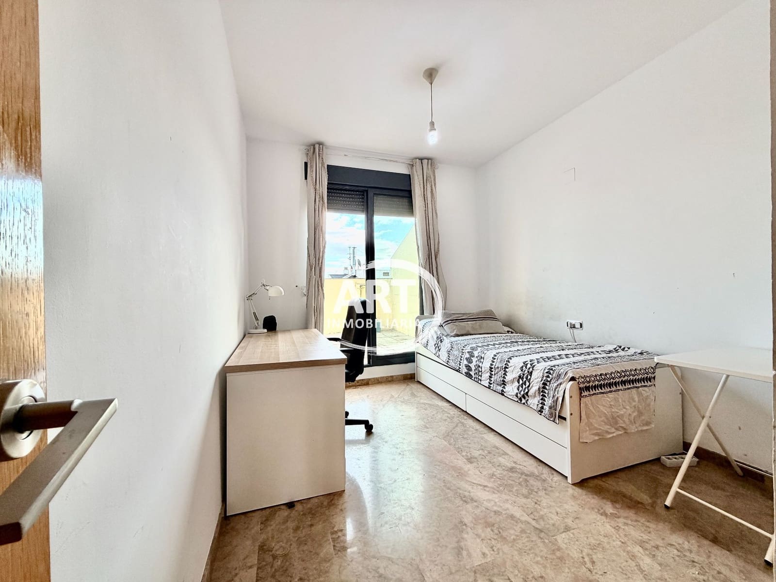 3 bedroom Penthouse for rent in Paterna with pool garage - € 1,700 (Ref: 9568013)