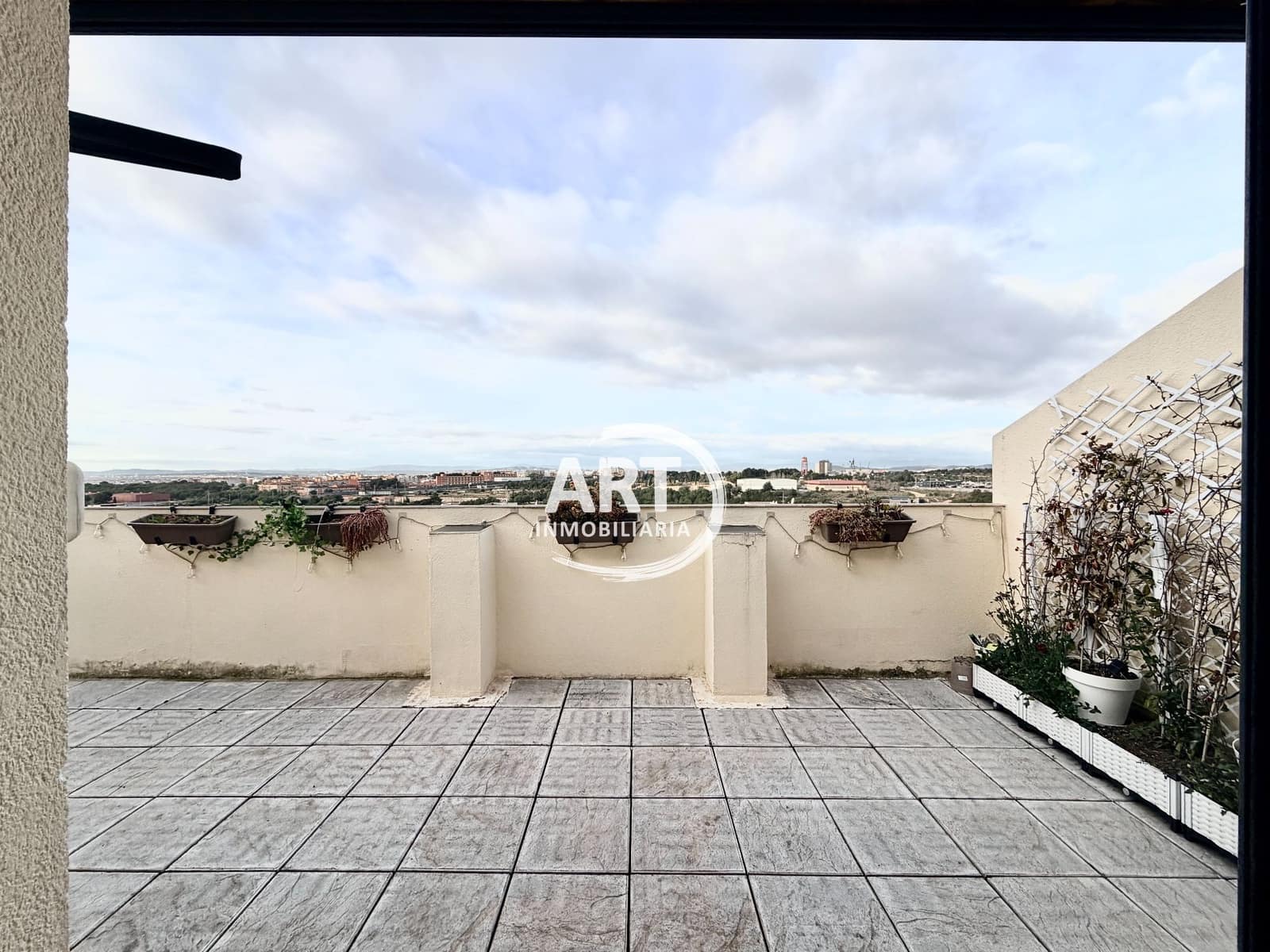 3 bedroom Penthouse for rent in Paterna with pool garage - € 1,700 (Ref: 9568013)