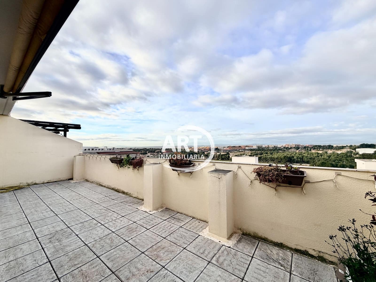 3 bedroom Penthouse for rent in Paterna with pool garage - € 1,700 (Ref: 9568013)
