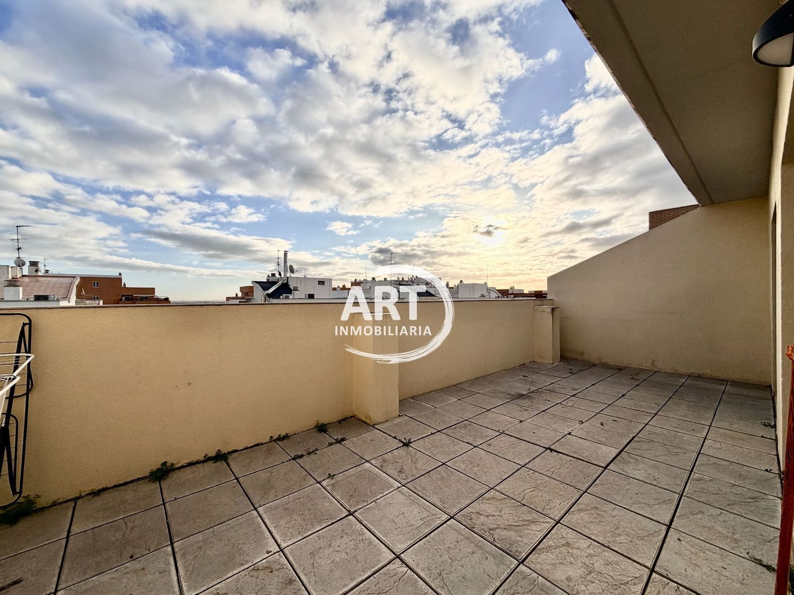 3 bedroom Penthouse for rent in Paterna with pool garage - € 1,700 (Ref: 9568013)