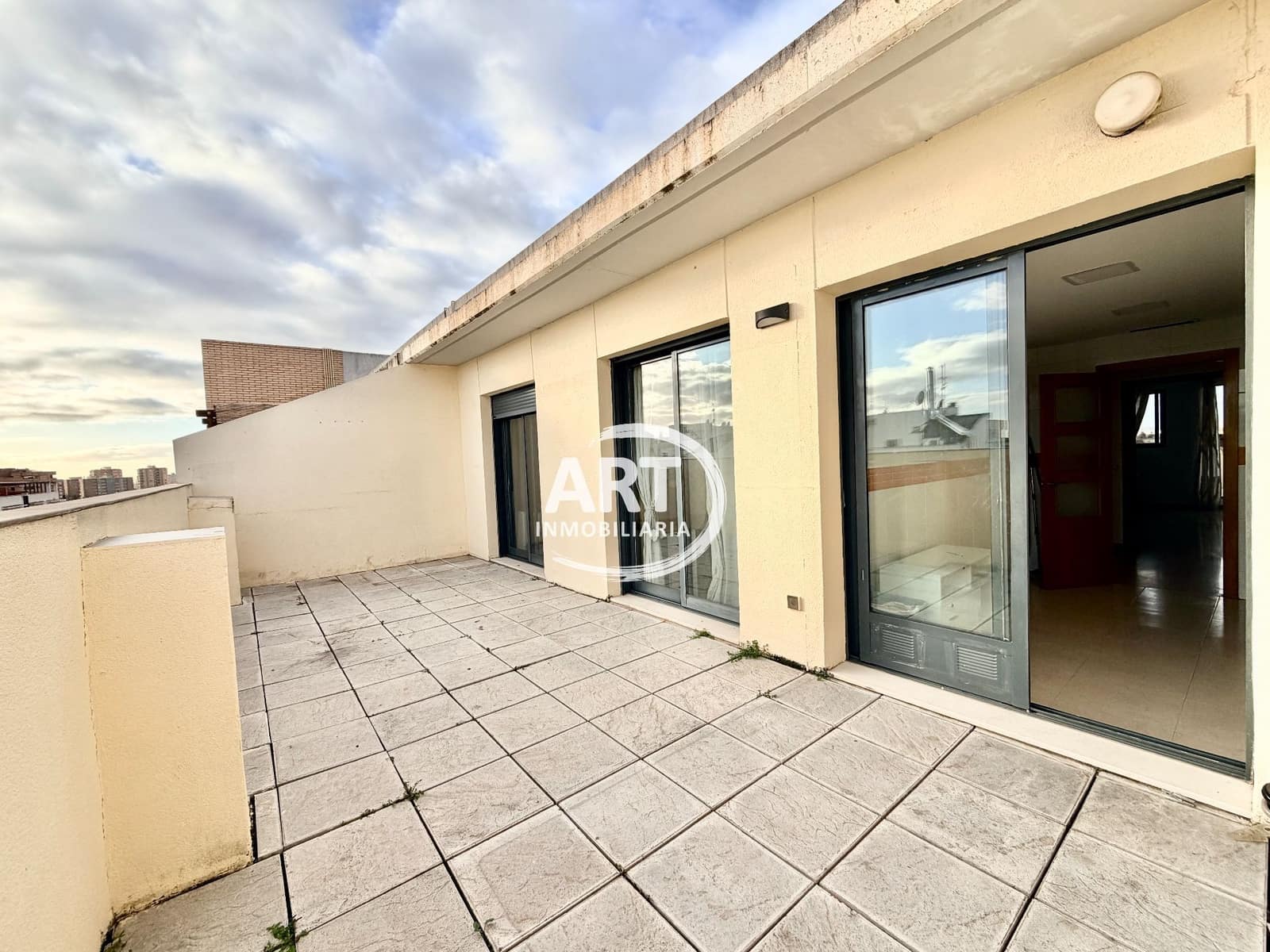 3 bedroom Penthouse for rent in Paterna with pool garage - € 1,700 (Ref: 9568013)