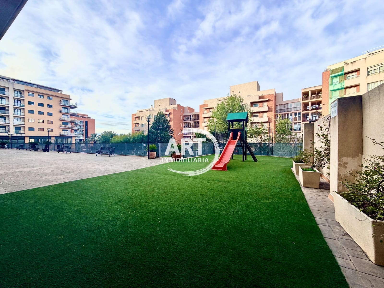 3 bedroom Penthouse for rent in Paterna with pool garage - € 1,700 (Ref: 9568013)