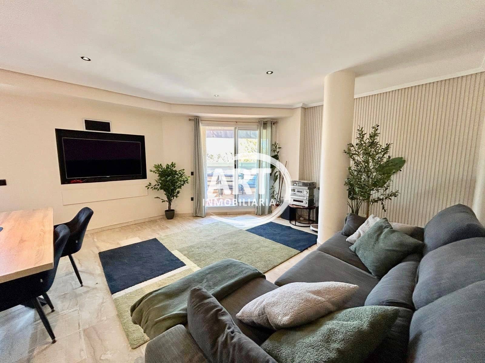 Appartement de 4 chambres à louer à Valence ville avec piscine garage - 2 500 € (Ref: 9568014)