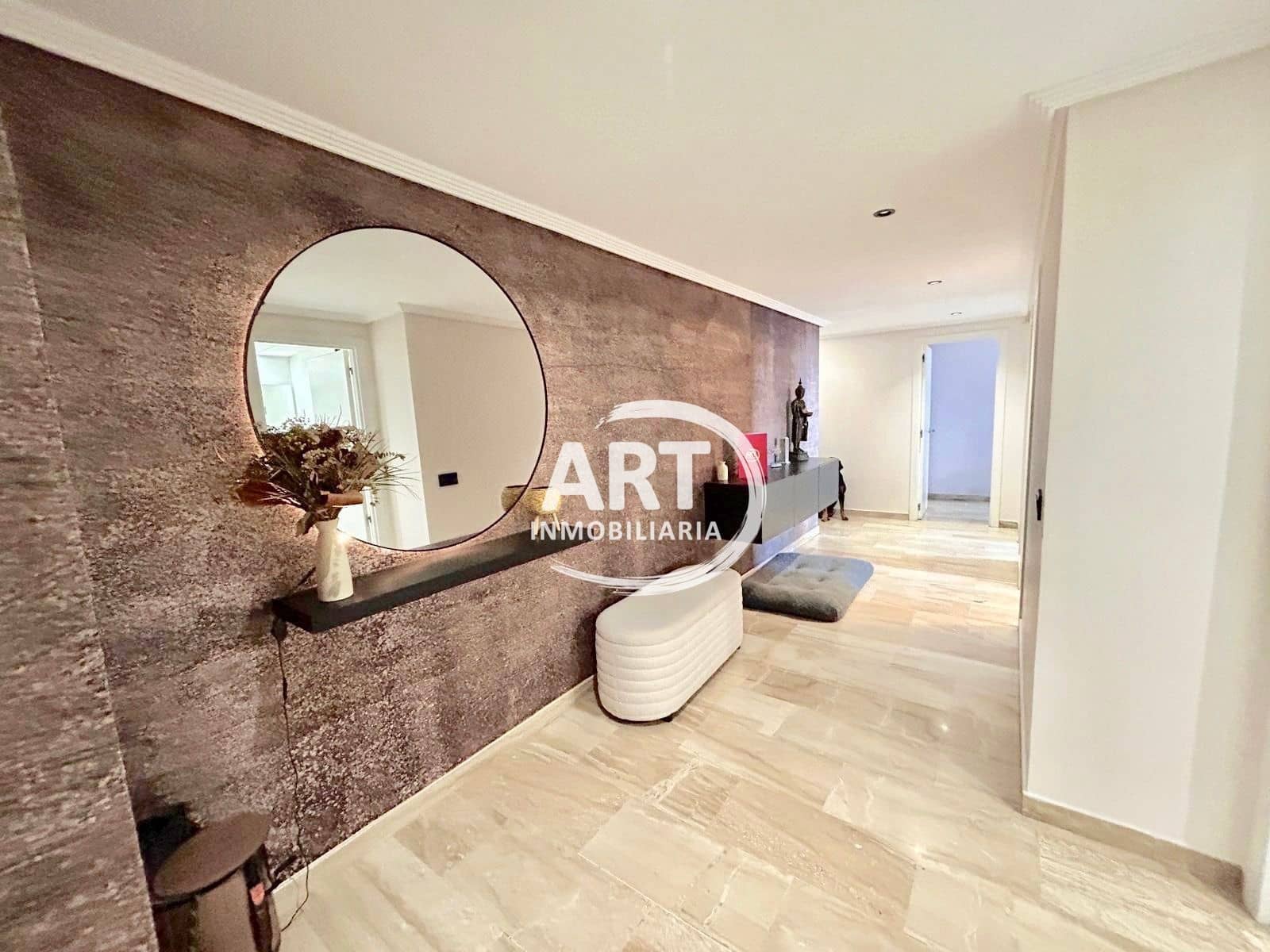 Appartement de 4 chambres à louer à Valence ville avec piscine garage - 2 500 € (Ref: 9568014)