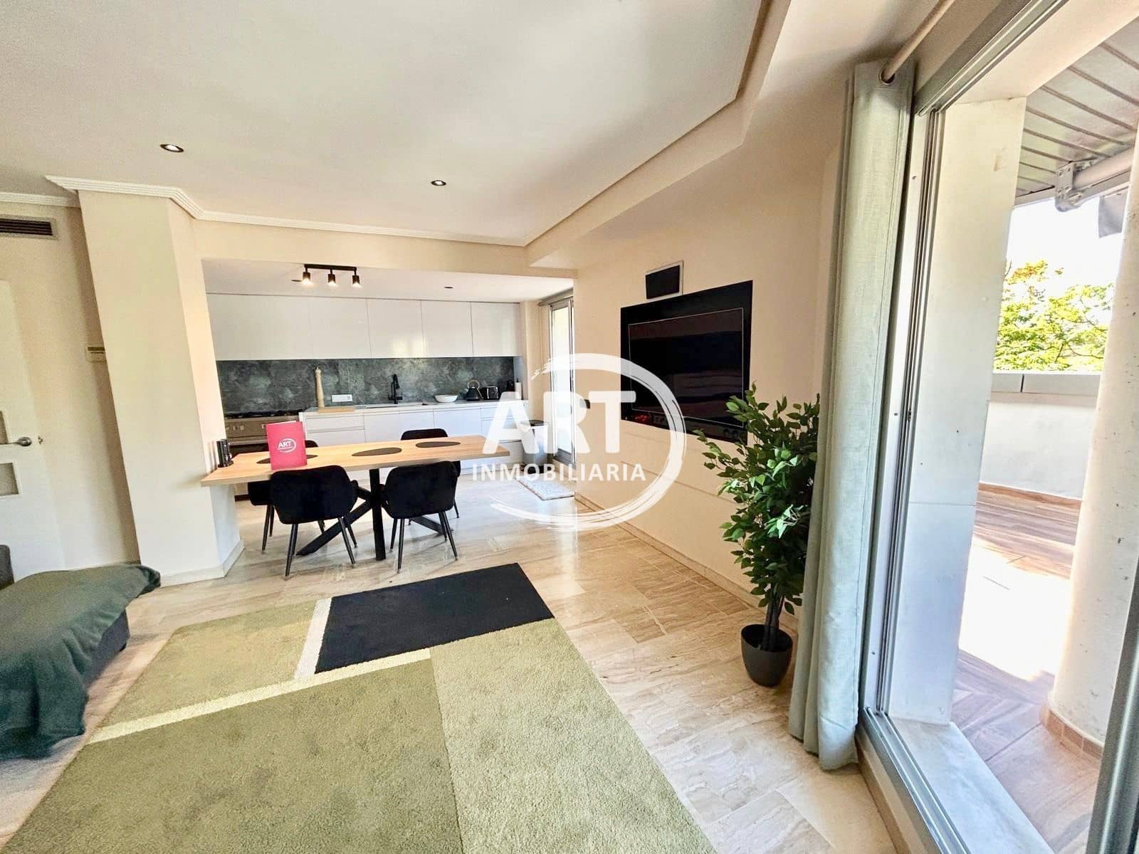 Appartement de 4 chambres à louer à Valence ville avec piscine garage - 2 500 € (Ref: 9568014)