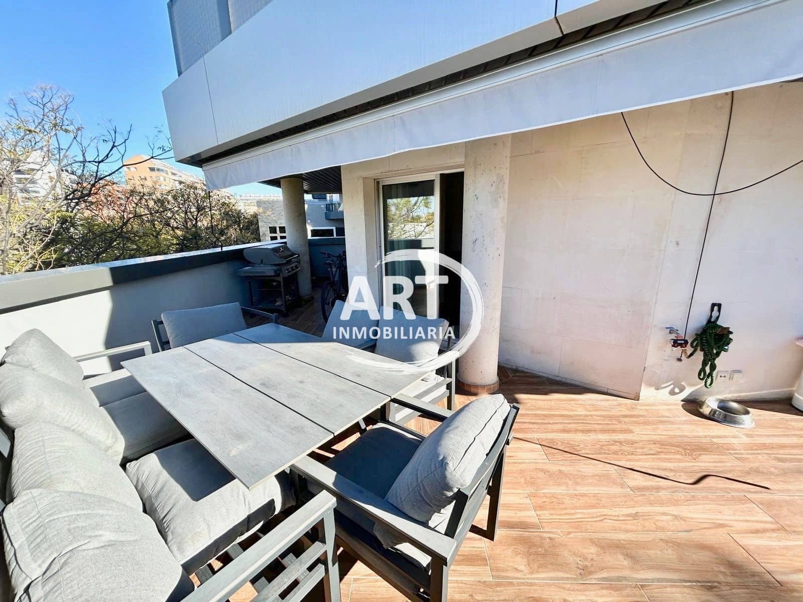 Appartement de 4 chambres à louer à Valence ville avec piscine garage - 2 500 € (Ref: 9568014)