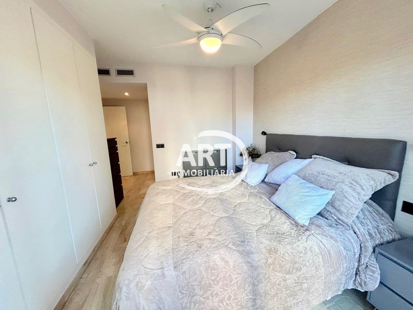 Appartement de 4 chambres à louer à Valence ville avec piscine garage - 2 500 € (Ref: 9568014)