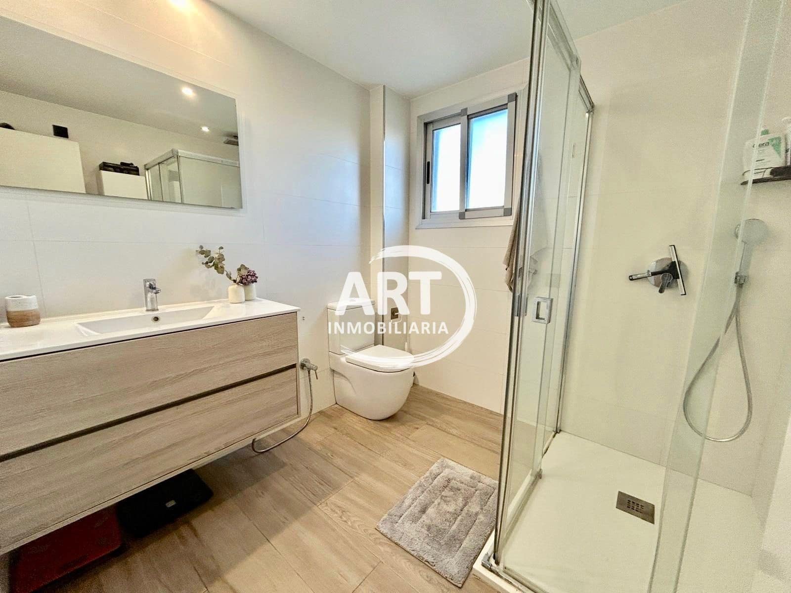 Appartement de 4 chambres à louer à Valence ville avec piscine garage - 2 500 € (Ref: 9568014)