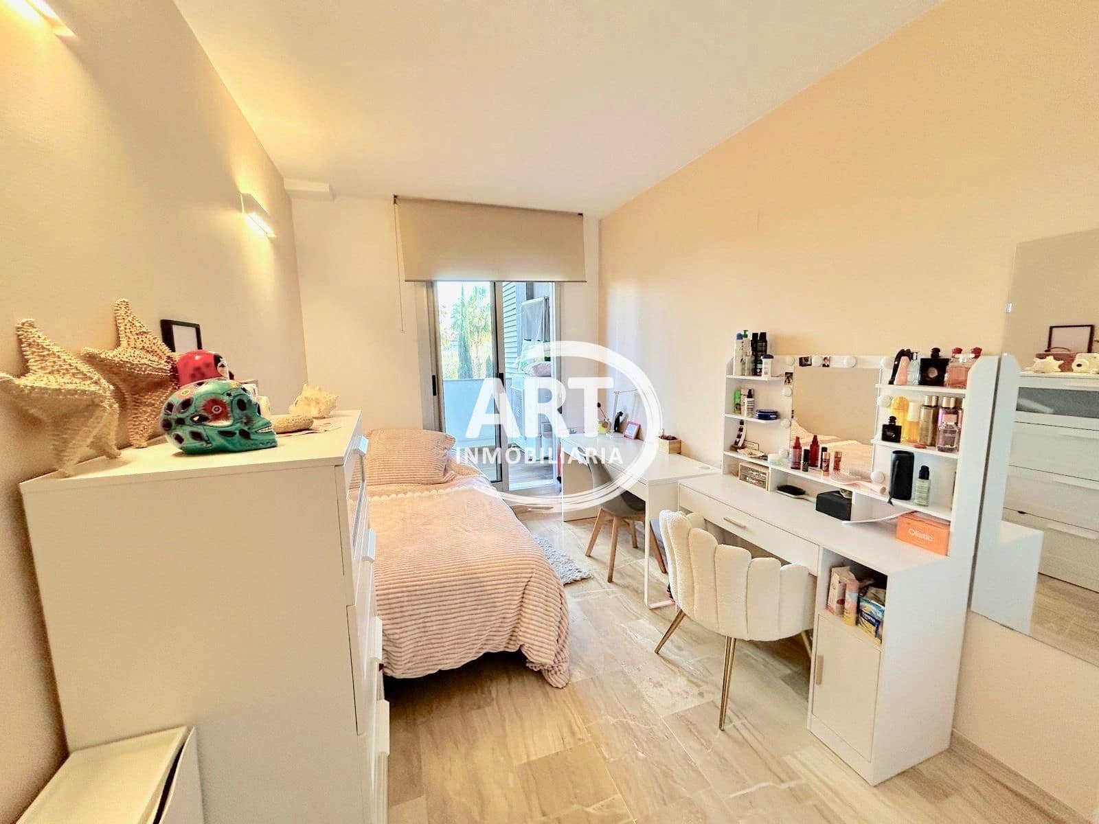 Appartement de 4 chambres à louer à Valence ville avec piscine garage - 2 500 € (Ref: 9568014)