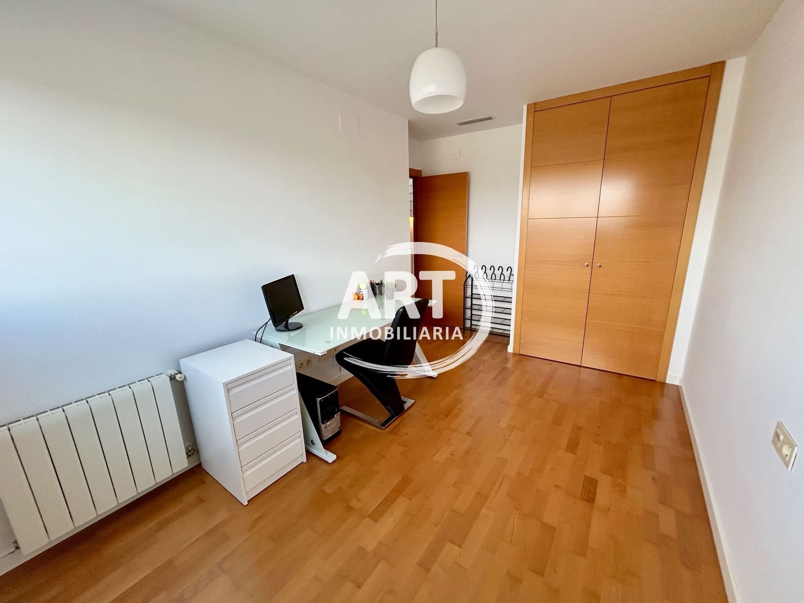 3 bedroom Semi-detached Villa for rent in San Antonio de Benageber with pool garage - € 1,900 (Ref: 9581537)