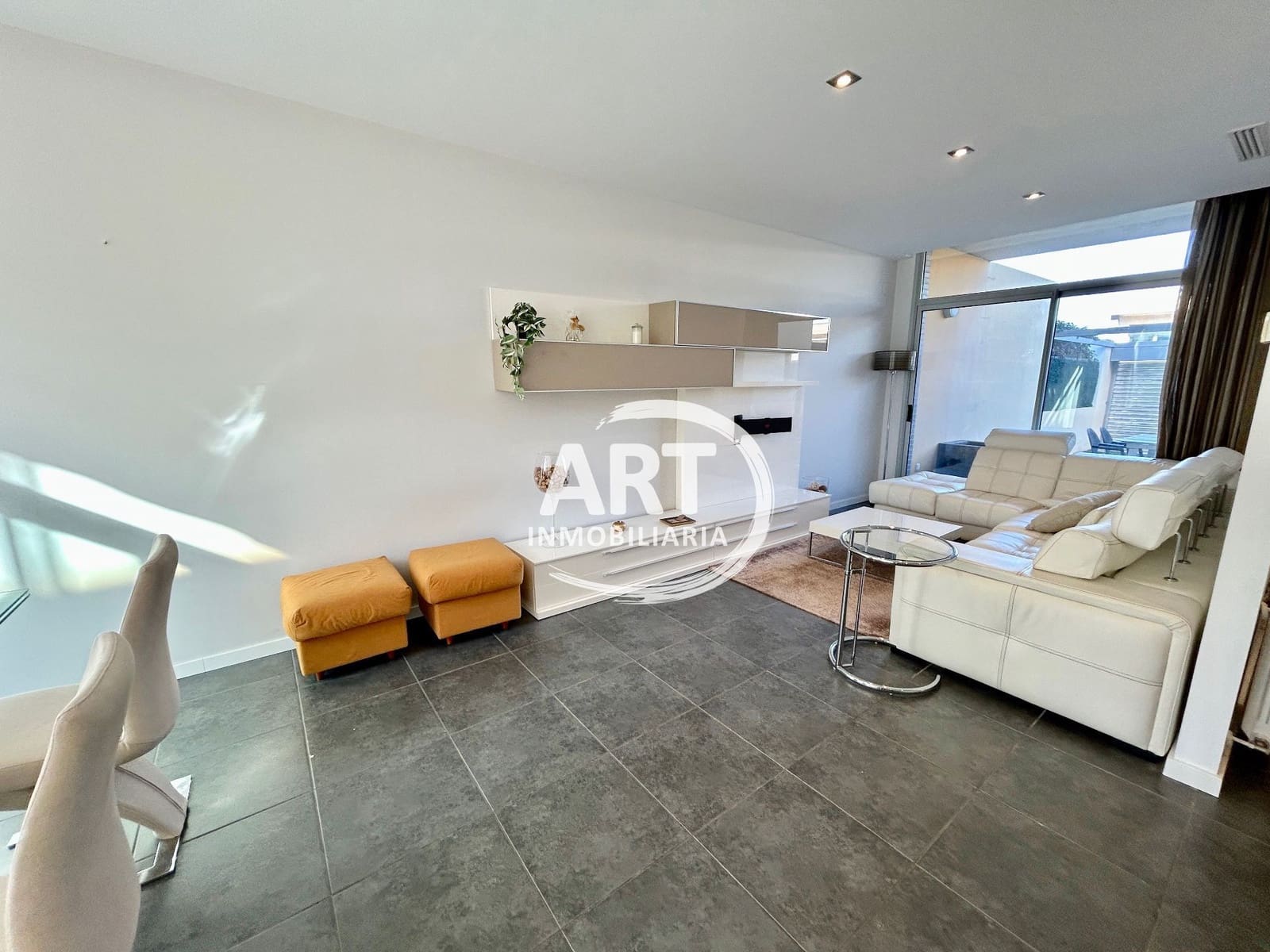 3 bedroom Semi-detached Villa for rent in San Antonio de Benageber with pool garage - € 1,900 (Ref: 9581537)