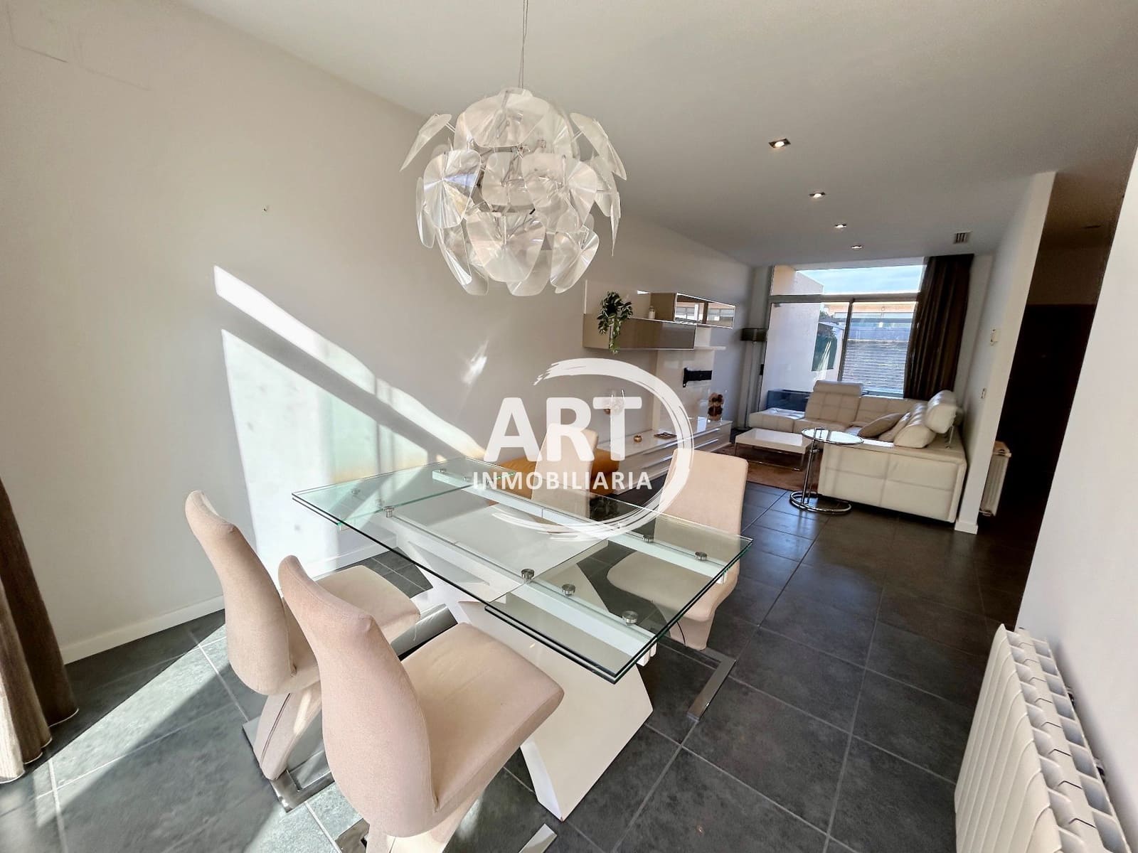 3 bedroom Semi-detached Villa for rent in San Antonio de Benageber with pool garage - € 1,900 (Ref: 9581537)