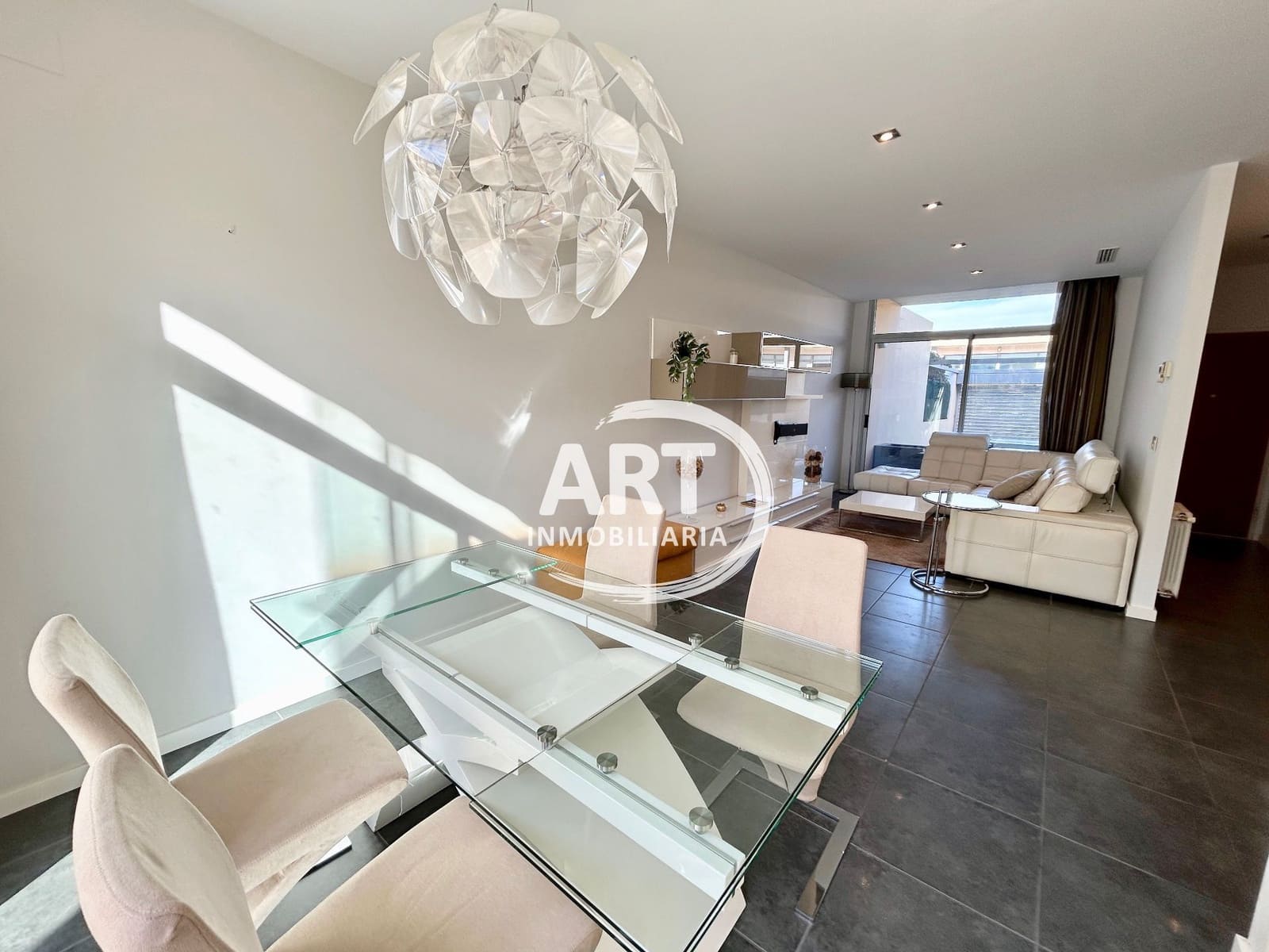 3 bedroom Semi-detached Villa for rent in San Antonio de Benageber with pool garage - € 1,900 (Ref: 9581537)