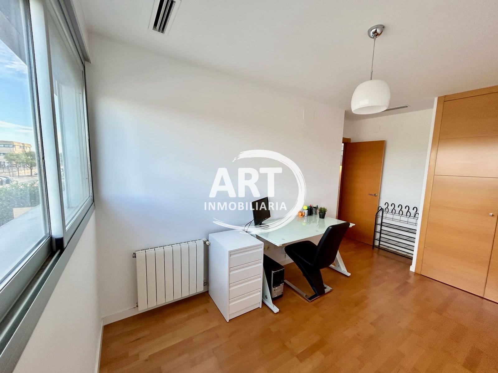 3 bedroom Semi-detached Villa for rent in San Antonio de Benageber with pool garage - € 1,900 (Ref: 9581537)