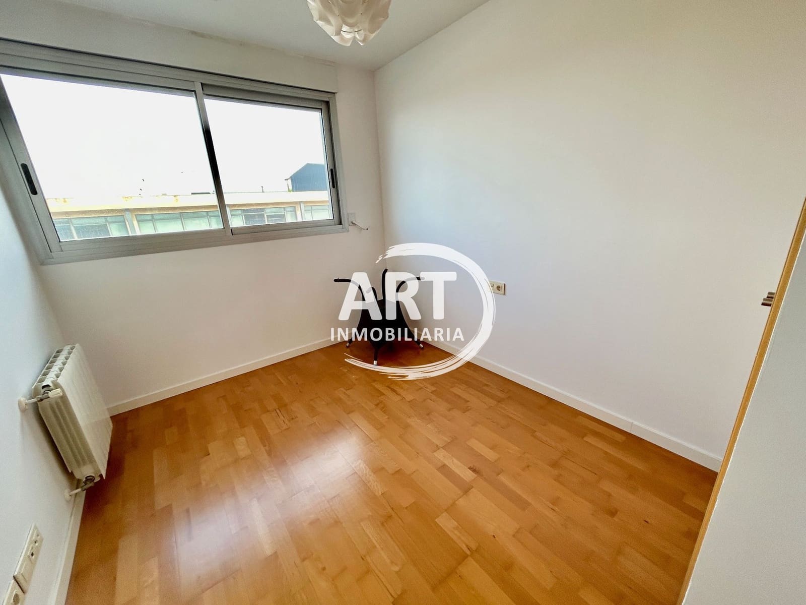 3 bedroom Semi-detached Villa for rent in San Antonio de Benageber with pool garage - € 1,900 (Ref: 9581537)