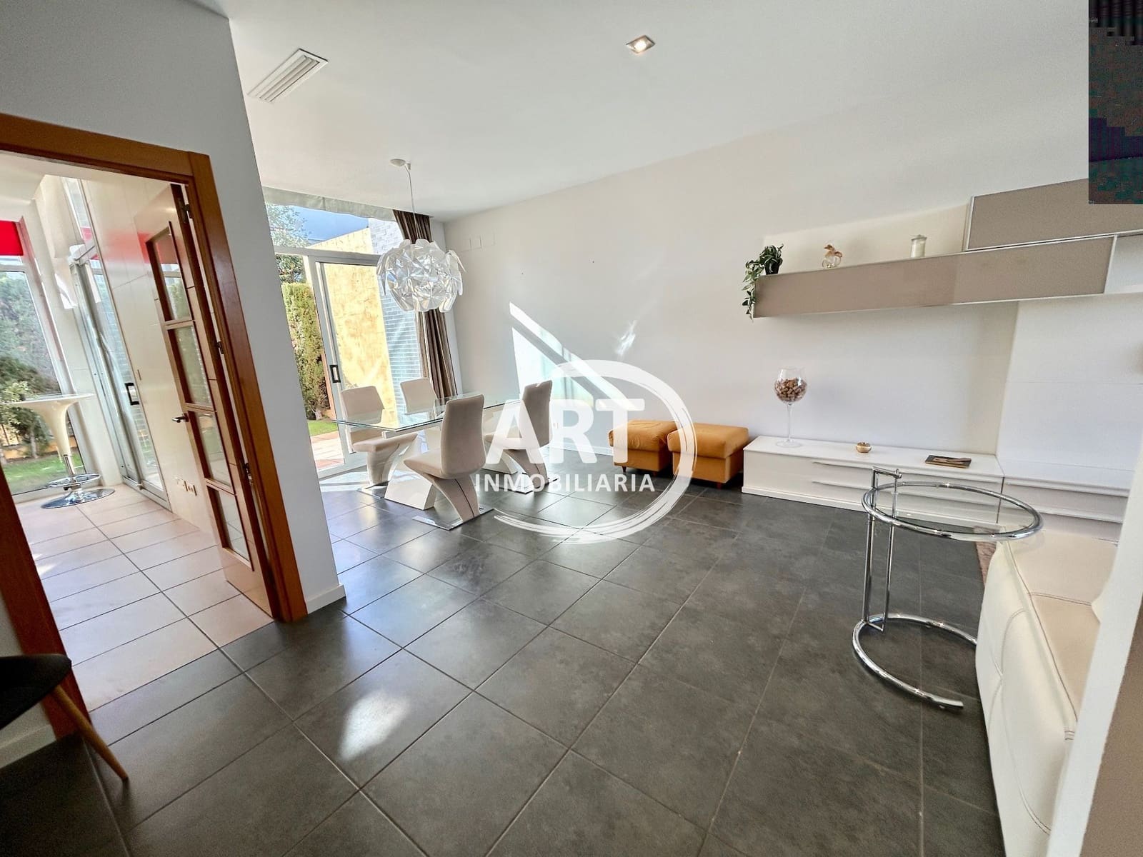 3 bedroom Semi-detached Villa for rent in San Antonio de Benageber with pool garage - € 1,900 (Ref: 9581537)