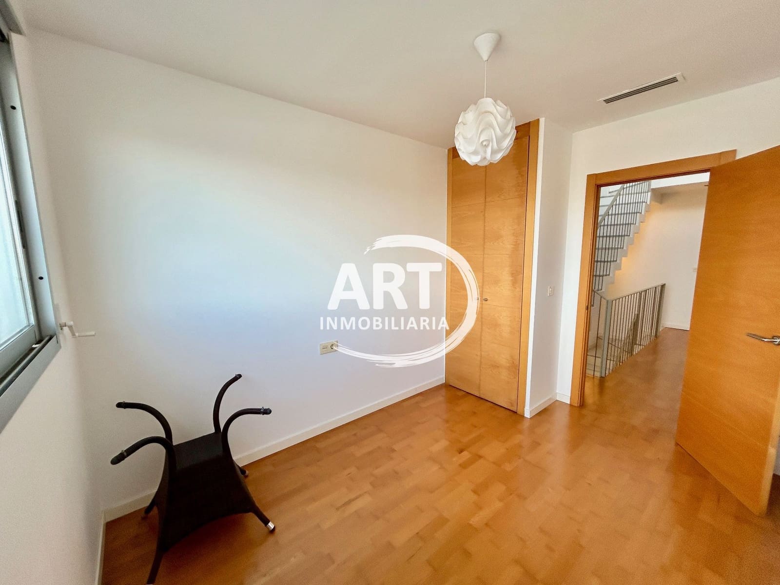 3 bedroom Semi-detached Villa for rent in San Antonio de Benageber with pool garage - € 1,900 (Ref: 9581537)