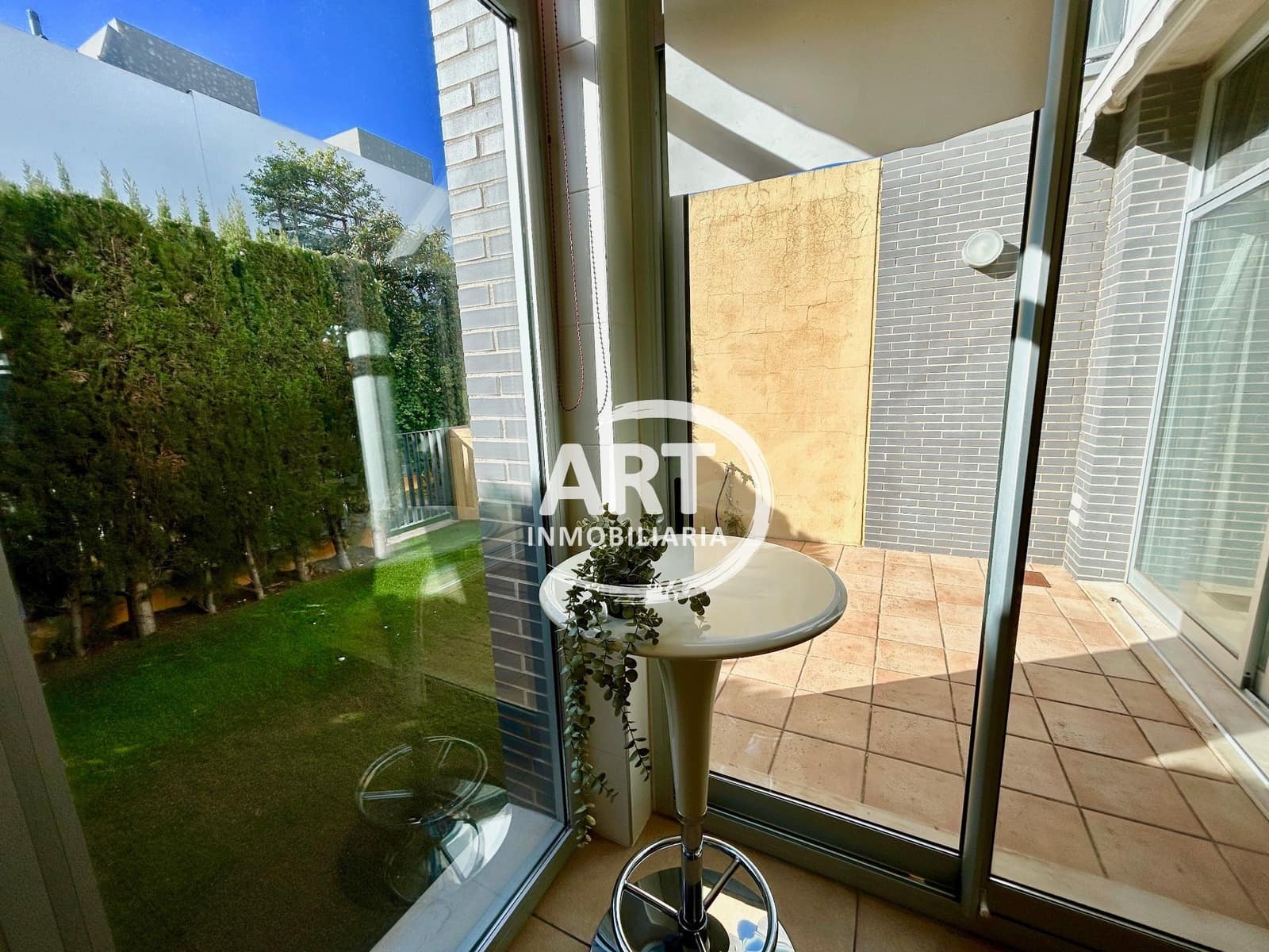 3 bedroom Semi-detached Villa for rent in San Antonio de Benageber with pool garage - € 1,900 (Ref: 9581537)