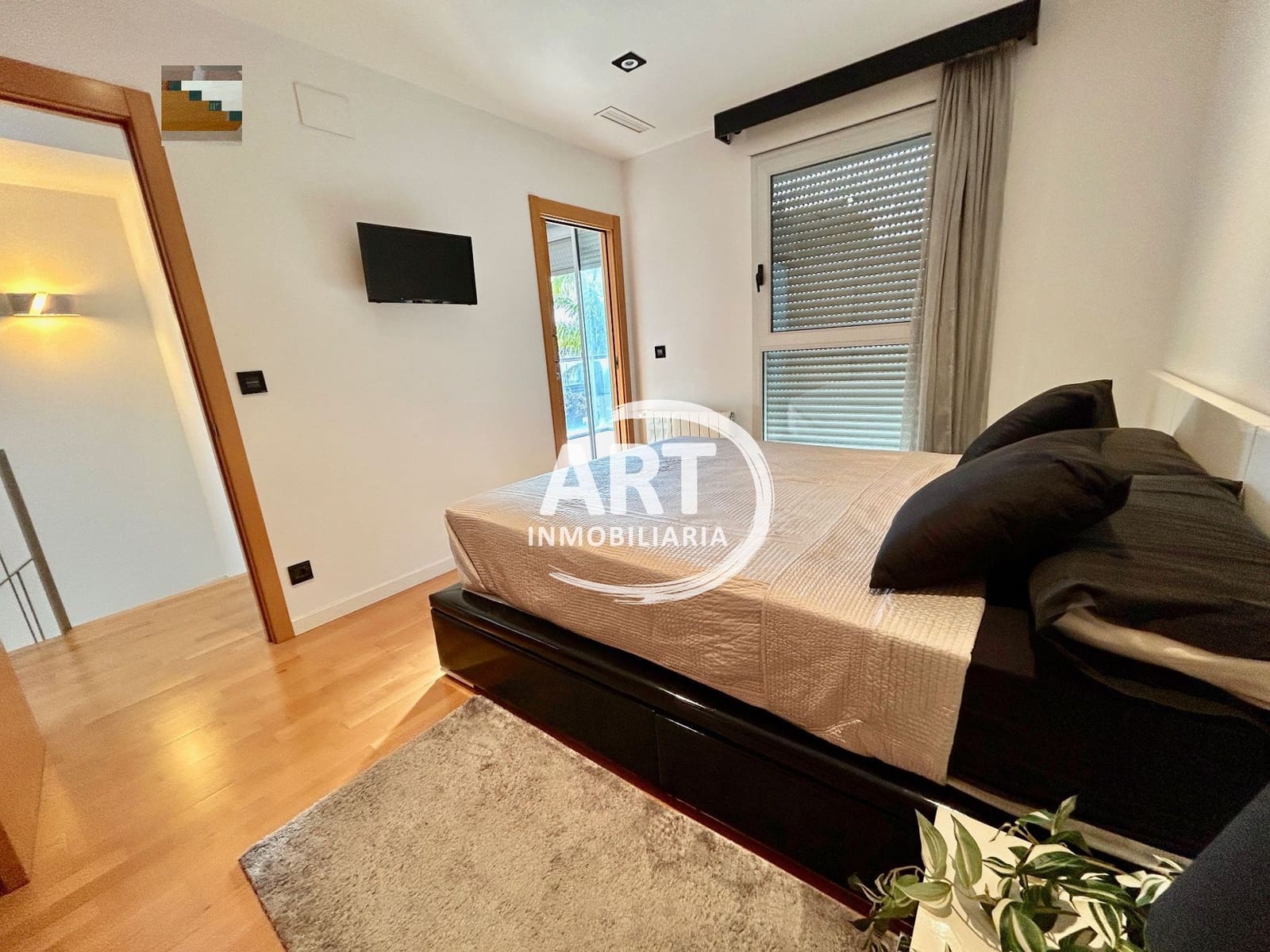 3 bedroom Semi-detached Villa for rent in San Antonio de Benageber with pool garage - € 1,900 (Ref: 9581537)