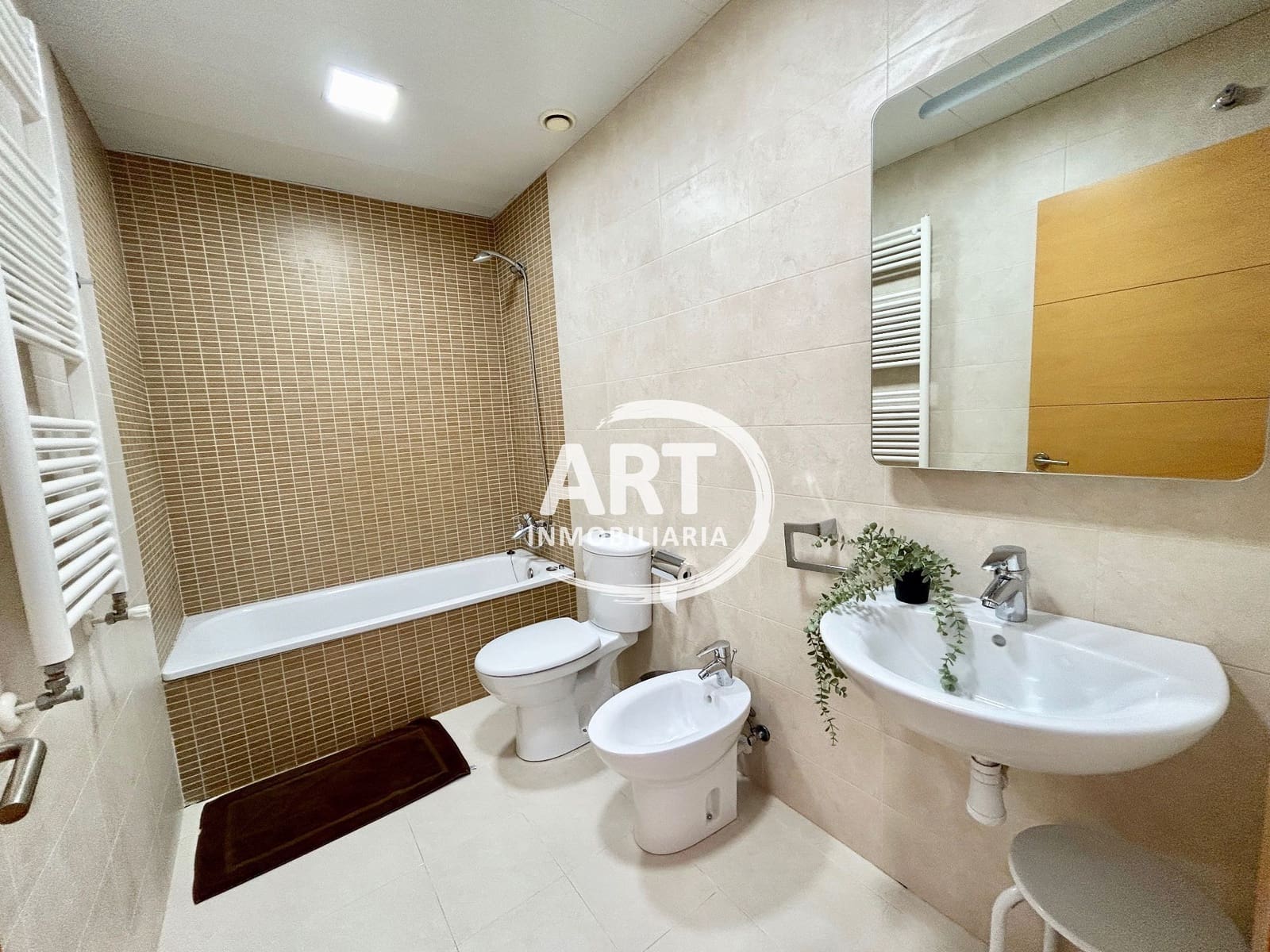 3 bedroom Semi-detached Villa for rent in San Antonio de Benageber with pool garage - € 1,900 (Ref: 9581537)