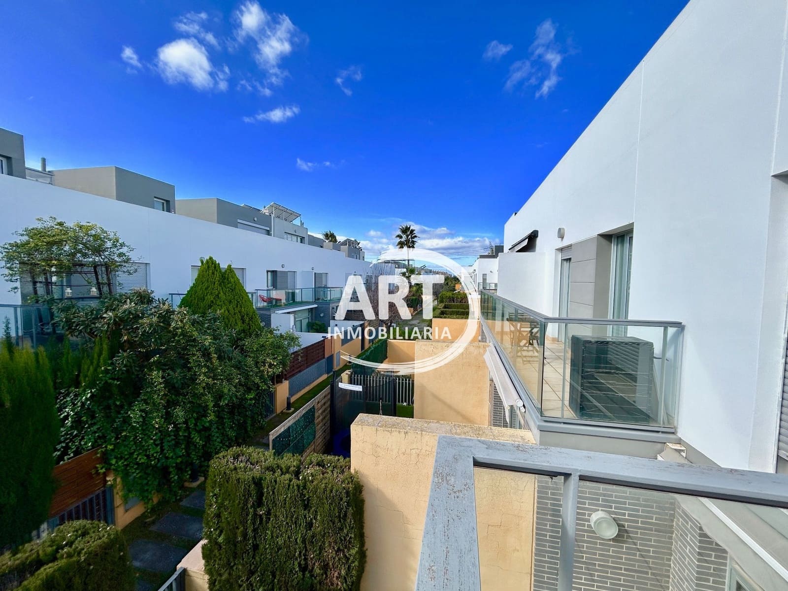 3 bedroom Semi-detached Villa for rent in San Antonio de Benageber with pool garage - € 1,900 (Ref: 9581537)