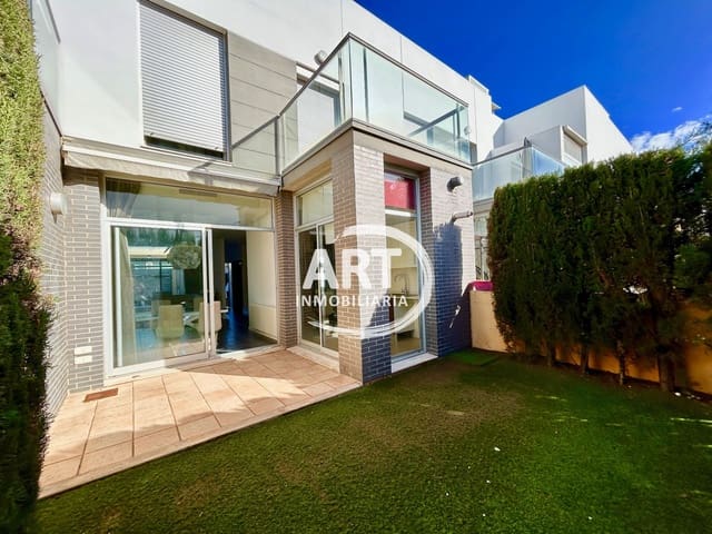 3 bedroom Semi-detached Villa for rent in San Antonio de Benagéber - € 1,900 (Ref: 9581537)