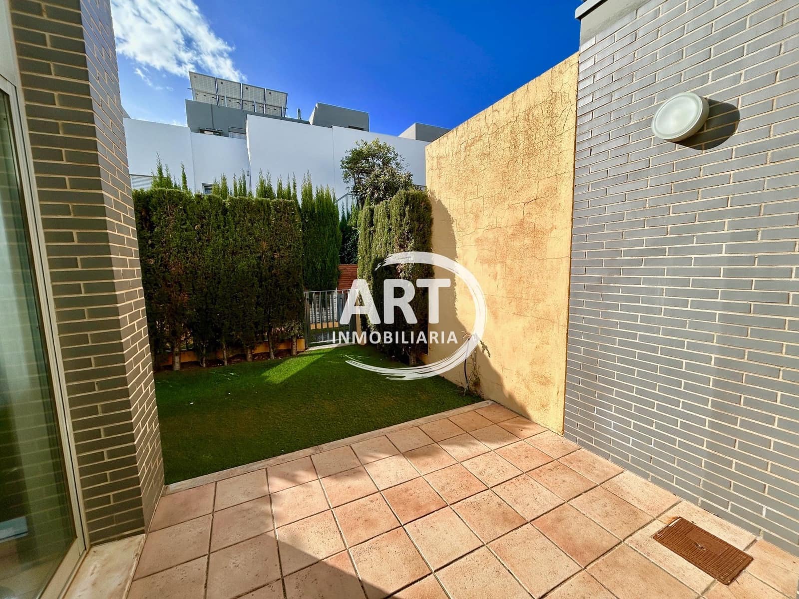 3 bedroom Semi-detached Villa for rent in San Antonio de Benageber with pool garage - € 1,900 (Ref: 9581537)