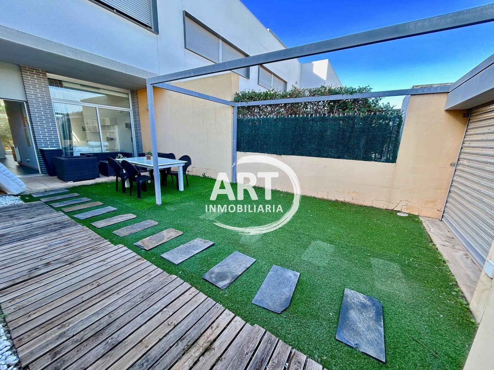 3 bedroom Semi-detached Villa for rent in San Antonio de Benageber with pool garage - € 1,900 (Ref: 9581537)