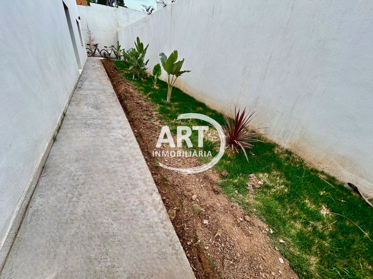 3 bedroom Villa for rent in L'Eliana with pool garage - € 3,500 (Ref: 9585379)