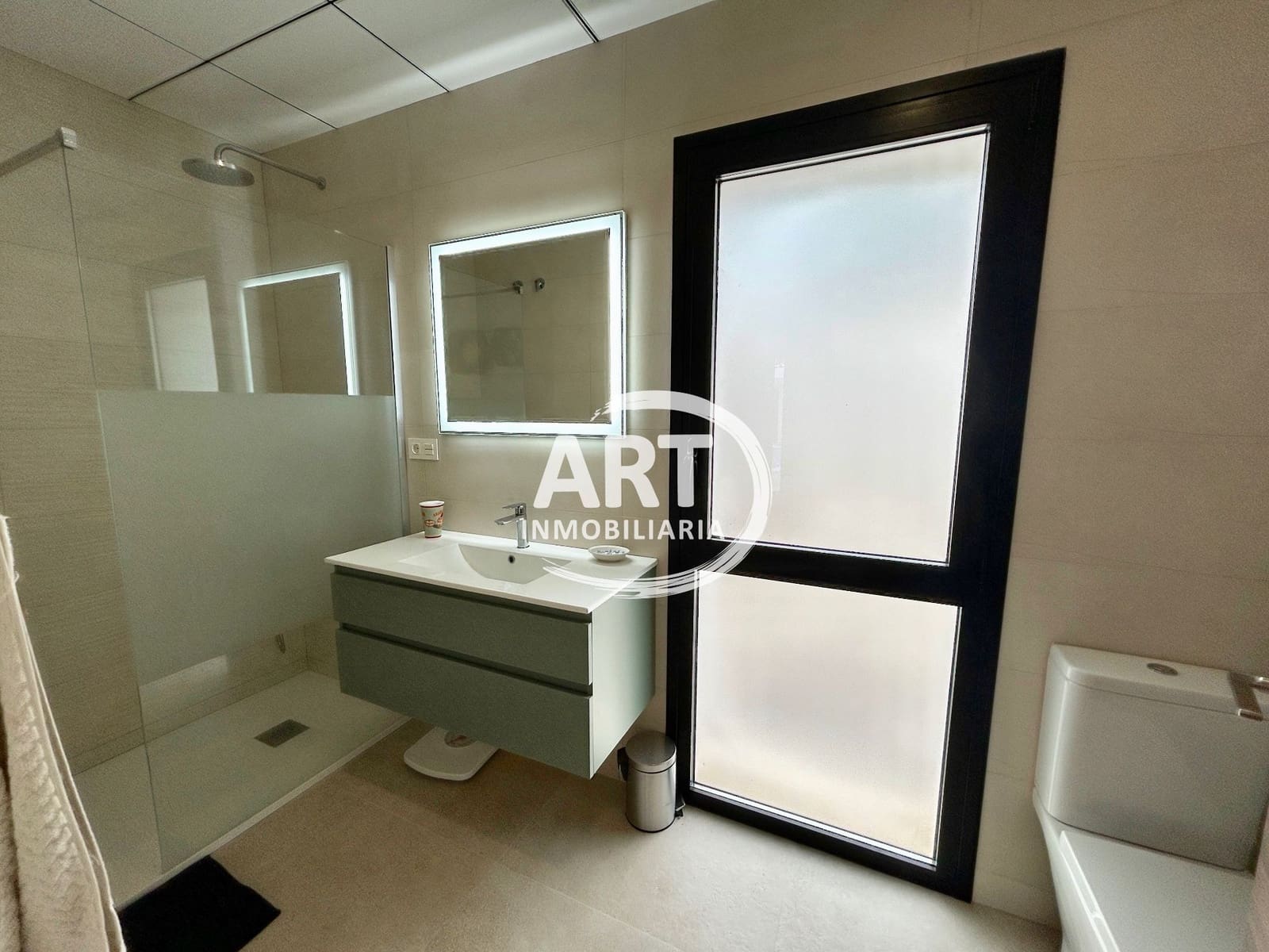 3 bedroom Villa for rent in L'Eliana with pool garage - € 3,500 (Ref: 9585379)