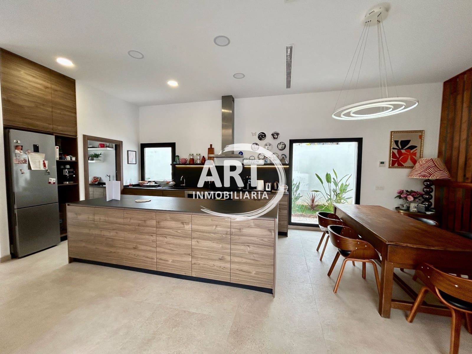 3 bedroom Villa for rent in L'Eliana with pool garage - € 3,500 (Ref: 9585379)